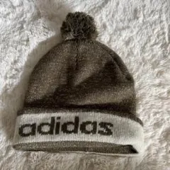 adidas ポンポン付きニット帽 再値引き