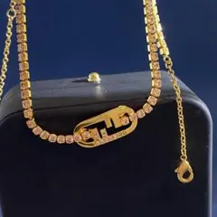 フェンディ・オロックのネックレスです
