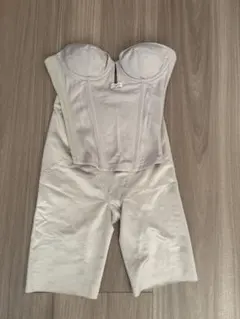 ブライダルインナー M ベージュ ストラップレス　B65