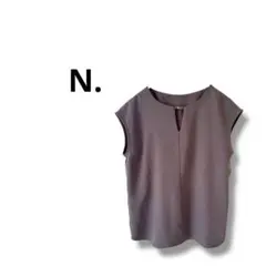 【エヌドット】Mシャツ　ブラウス　ノースリーブ　シンプル　無地　ブラウン　M