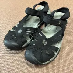 KEEN ローズサンダル24.5㎝スポーツサンダル ブラックのサムネイル