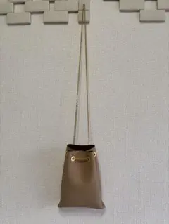 【tov】ベージュ レザー 巾着型 ショルダーバッグ