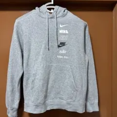 【大特価‼️】NIKE ロゴプリント スウェットパーカー グレーのサムネイル