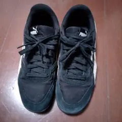 プーマ スニーカー