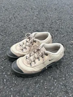 ★入手困難★ナイキ NIKE Lahar Low【26.5】ラハール　ベージュのサムネイル