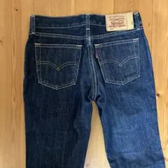Levi's ダークブルー ストレートデニム