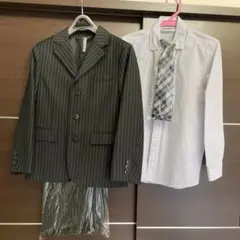 美品　キッズ フォーマルスーツ 黒白ストライプ130cm