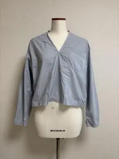 古着　レディースMライトブルー Vネック シャツ 長袖