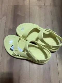 Teva サンダル ライトイエローのサムネイル