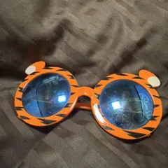 ディズニー トラ柄サングラス 青色レンズ