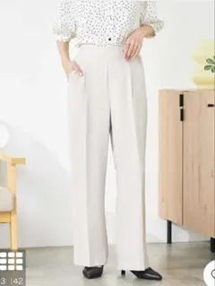 ★新品タグつき。a.v.v 美ラクる スッキリワイドパンツ