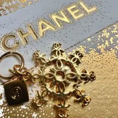 CHANEL ホリデー チャーム　ブローチ CHANEL ホリデー チャーム ブローチ ♡…今年もチャーム目当ての