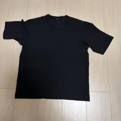 UNIQLOヘンリーネックtシャツのサムネイル
