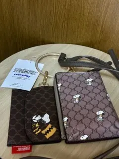 スヌーピー コインケース 小物入れ　ショルダー付き　即購入❌
