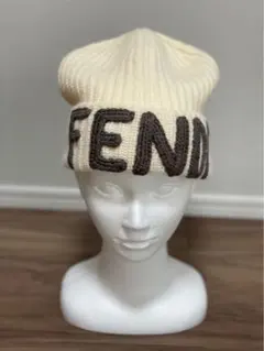 FENDI アイボリー ニット帽
