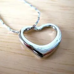 オ－プンハート型シルバーネックレス