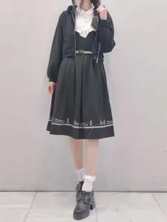 axes femmeキャット刺繍ドッキングワンピース&サガラ刺繍ショートパーカー