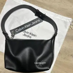 カルバンクラインジーンズロゴタグスカルプチャーショルダーバッグ