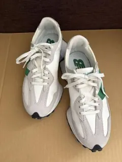 【美品】New Balance327 ホワイト/グリーン スニーカー 23センチ