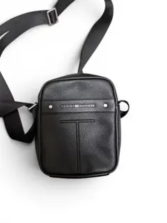 【美品】TOMMY HILFIGER ブラックショルダーバッグ