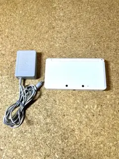 ニンテンドー3DS ピュアホワイト本体 ACアダプタ付き