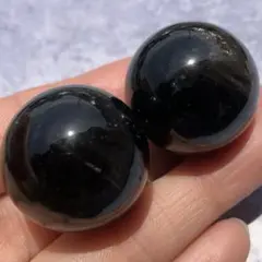 大特価！大きめ！虹入り】最強魔除け 天然石 モリオン 丸玉60 - メルカリ