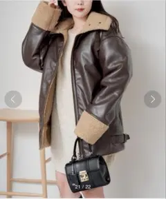 Chico リバーシブルレザーフライトボアジャケット