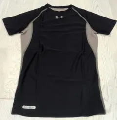 アンダーアーマー　メタル　アンダーシャツ