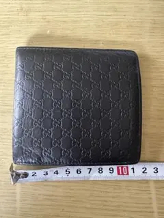 GUCCI ブラックレザー 二つ折り財布