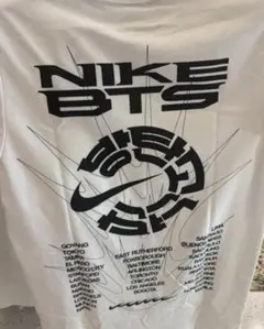 韓国】NIKEナイキBTSコラボTシャツ 新品 未使用 タグ付き【M】 - メルカリ