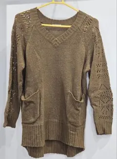 ブラウン Vネック ニット Mサイズ