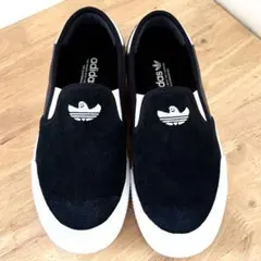 新品 adidas SHMOOFOIL SLIP 26.5cm シュムーGONZ - メルカリ