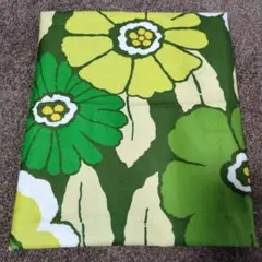 昭和レトロ花柄 綿生地 　106×86cm