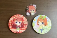 五等分の花嫁　五月　四葉　二乃　缶バッジ　アクリル