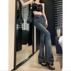 ハイウェスト　フレアデニムパンツ　夏コーデ ヘソ出し　ジーンズ　s