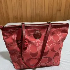 COACHの赤いトートバック　ベルト部に難あり