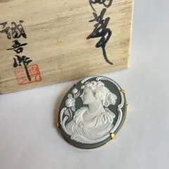 18金 天然シェルカメオブローチ 長さ74㎜重さ29g 作家サイン入 - メルカリ