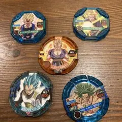 「ドラゴンボール ディスクロス」バンダイの食玩やゲーム機用のコレクションアイテム