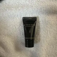 ジバンシィ　ソワンノワール　美容液　サンプル