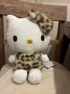 ハローキティ ヒョウ柄ぬいぐるみ