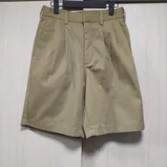 GU ジーユー タックワイドハーフパンツ（ベージュ）