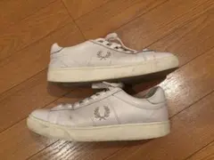 FRED PERRY スニーカー ホワイト　サイズUK4のサムネイル