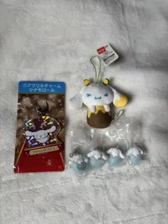 シナモンロールアクリルチャーム　人形　おくるみベイビー