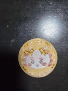 SHISA 刺繍缶バッジ
