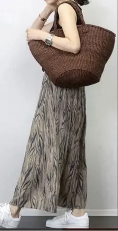 Aletta vitaアレッタヴィータ プリントデシン消しプリーツスカート