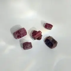 ルビー原石　コランダム　18.9g 鉱物標本