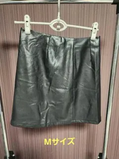 GU　フェイクレザーミニスカート　　ブラックM