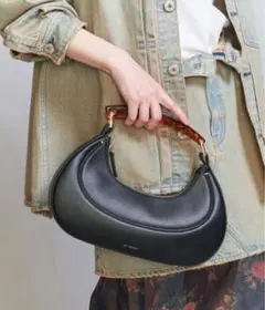 LE VERNIS ブラックハンドバッグ