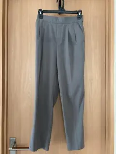 ウツクシルエットテーパードパンツ