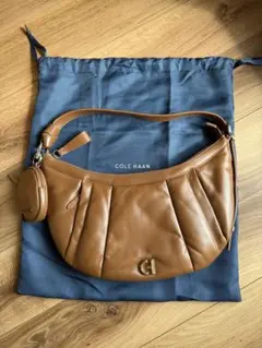 超美品✨COLE HAAN キルテッド ホーボー バッグ